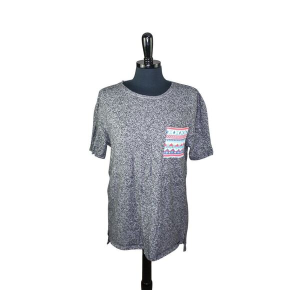 On The Byas T Shirt Gray Tribal Print Pocket Crewneck Comfort Cotton M - Picture 1 of 4